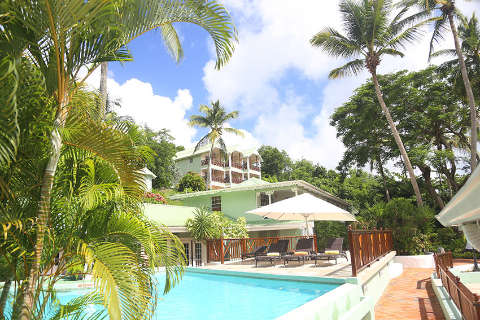 Alojamiento - Marigot Beach Club & Dive Resort - Vista al Piscina - St Lucia