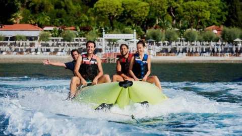 Carlo Bay Hotel & Resort