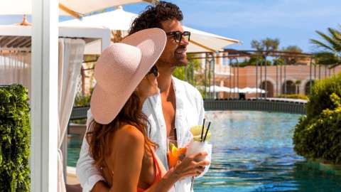 Carlo Bay Hotel & Resort