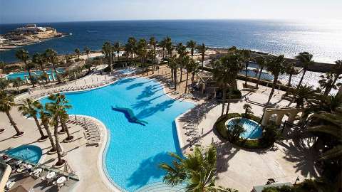 Accommodation - Hilton Malta - Pool view