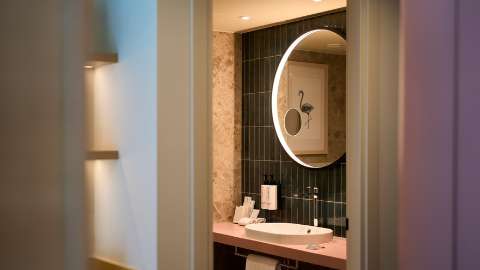 Guest room