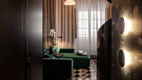 Guest room