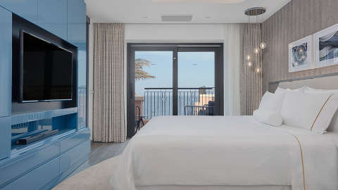 Guest room