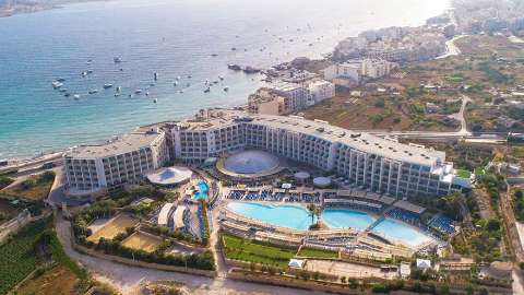 Acomodação - db Seabank Resort + Spa - Vista para o exterior - Malta