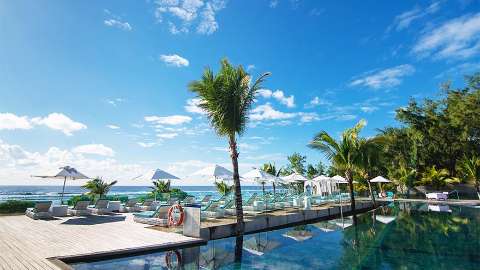 Accommodation - Radisson Blu Poste Lafayette Resort & Spa - Pool view