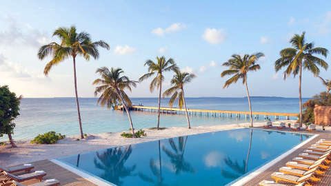 Unterkunft - Reethi Faru Resort - Ansicht der Pool - Maldives