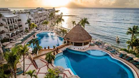 Unterkunft - Wyndham Alltra Playa del Carmen - Ansicht der Pool - Cancun