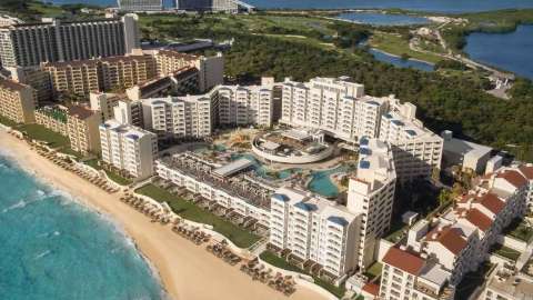 Accommodation - Hilton Cancun Mar Caribe All Inclusive Resort - Exterior view - Cancun