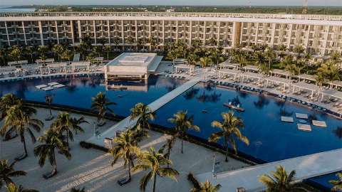 Accommodation - Barcelo Maya Grand Resort - Pool view - Cancun