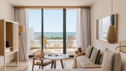 Guest room