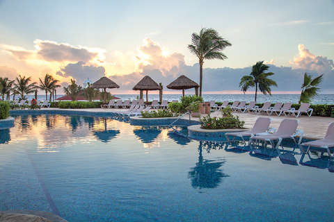 Unterkunft - Hard Rock Hotel Riviera Maya Hacienda - Ansicht der Pool - Cancun