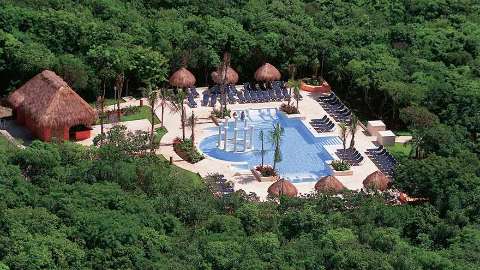 Accommodation - Grand Palladium Colonial Resort & Spa - Pool view - Riviera Maya