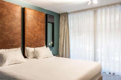 Accommodation - Hotel De Hallen - Guest room - AMSTERDAM