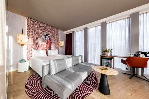 Guest room