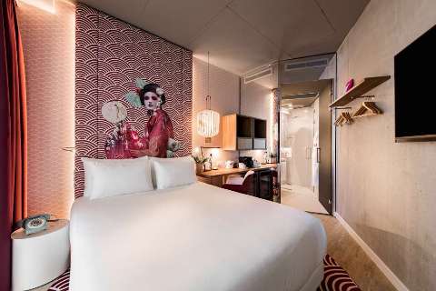Guest room