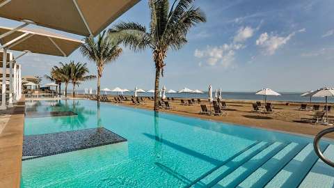 Accommodation - Millennium Resort Mussanah - Pool view - Muscat