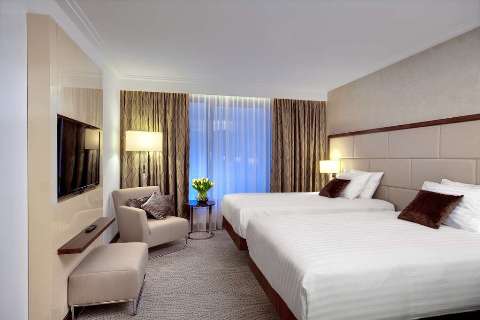 Accommodation - DoubleTree by Hilton Hotel & Conference Centre - Guest room - Warsaw