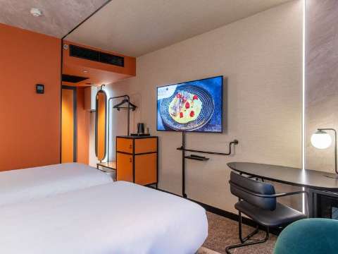 Accommodation - Novotel Warszawa Centrum - Guest room - WARSAW