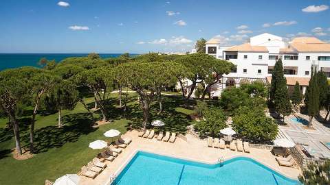 Unterkunft - Pine Cliffs Hotel, a Luxury Collection Resort - Ansicht der Pool - Algarve