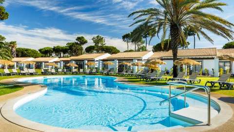 Accommodation - Pestana Vila Sol - Vilamoura Premium Golf Resort - Pool view - Vilamoura