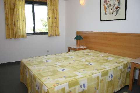 Accommodation - Quinta das Figueirinhas and Quintinha Village - Guest room - PORCHES