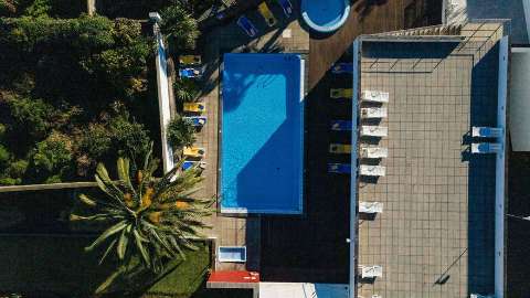 Accommodation - Antillia Hotel - Pool view