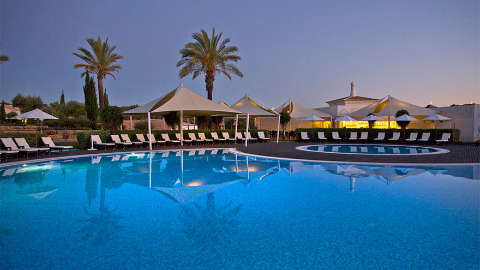 Accommodation - Vale D'Oliveiras Quinta Resort & Spa - Pool view - Faro