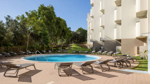Accommodation - Holiday Inn Albufeira - Pool view - Albufeira