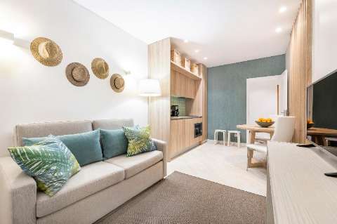 Guest room