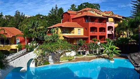 Accommodation - Pestana Village Garden Resort Aparthotel - Pool view - FUNCHAL