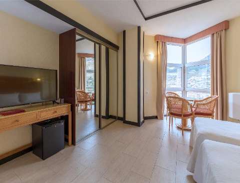 Guest room