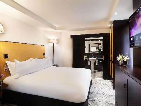 Guest room