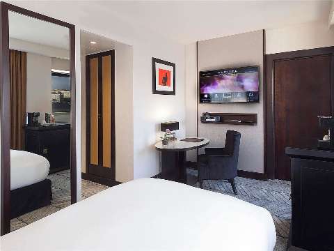 Guest room
