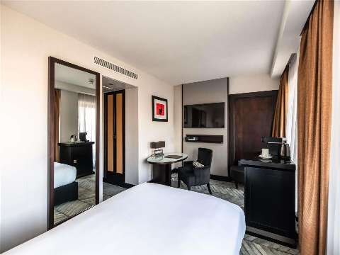 Guest room