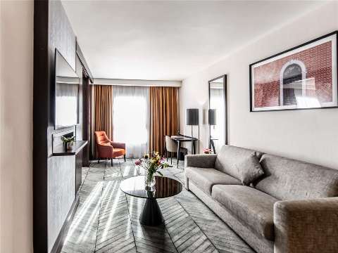 Guest room