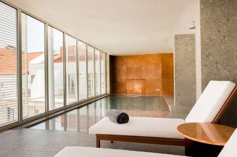 Accommodation - Vignette Collection CONVENT SQUARE LISBON by IHG - Pool view - Lisbon