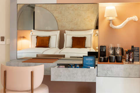 Guest room
