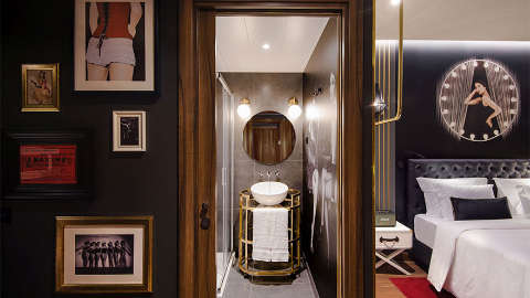 Guest room