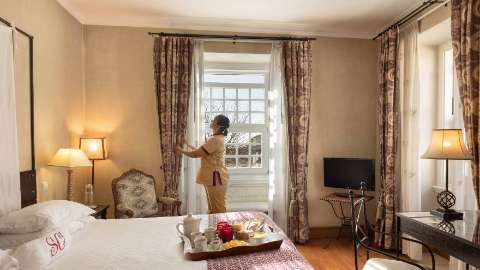 Guest room