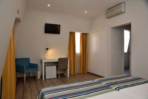 Accommodation - Porto Domus Hotel - Guest room - OPORTO