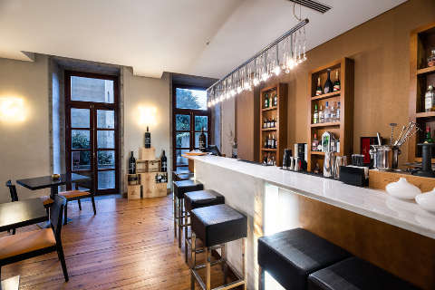 Bar/Salon