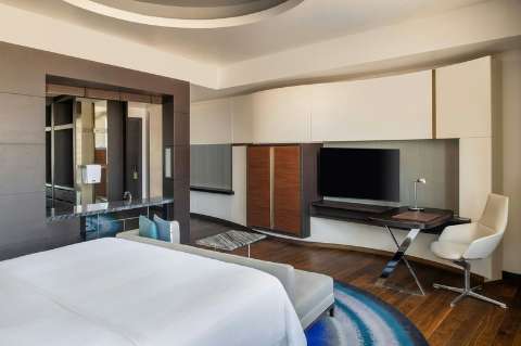 Accommodation - The Westin Doha Hotel and Spa - Guest room - Doha