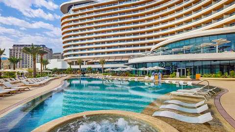 Accommodation - Waldorf Astoria Doha Lusail - Pool view