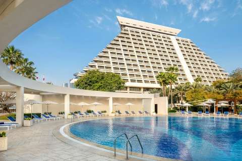Accommodation - Sheraton Grand Doha Resort & Convention Hotel - Pool view - DOHA
