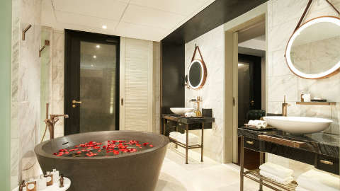 Guest room