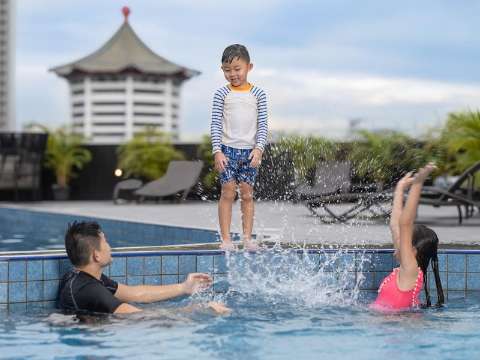 Accommodation - voco ORCHARD SINGAPORE by IHG - Pool view - Singapore