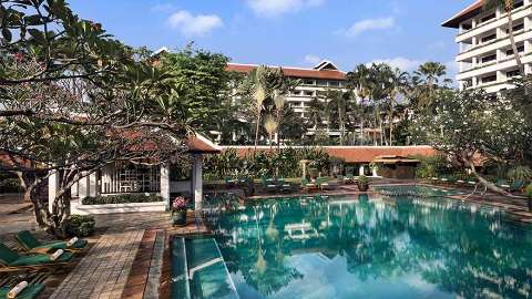 Accommodation - Anantara Riverside Bangkok Resort - Pool view - Bangkok