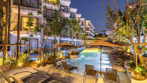 Accommodation - Phuket Emerald Beach Resort - Pool view - Phuket