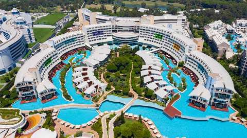 Accommodation - Cornelia Diamond Golf Resort & Spa - Pool view - Antalya