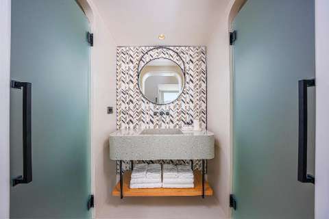 Guest room